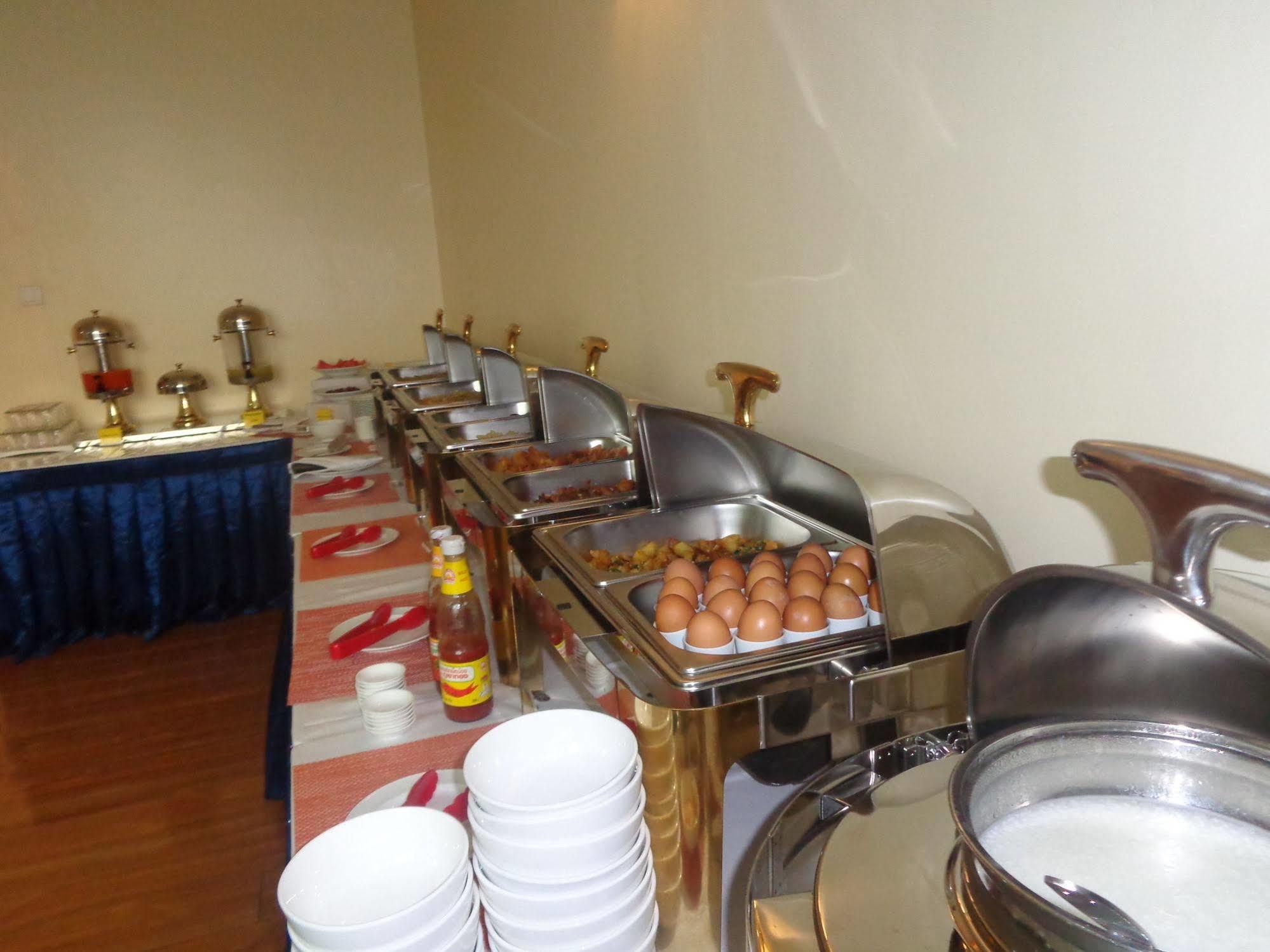 Apex Hotel Naypyidaw Extérieur photo